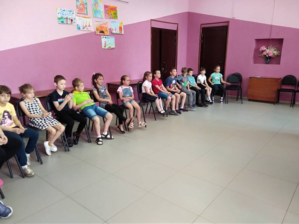 В ДК с. Китово прошла игровая программа для детей «По секрету всему свету»