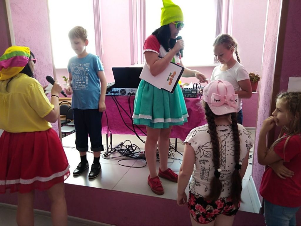 В Доме культуры с. Китово прошла детская игровая программа «Клоунские забавы»