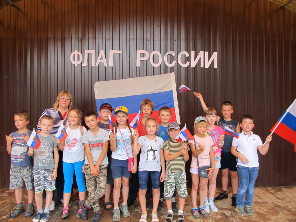 В Шуйском муниципальном районе прошли тематические мероприятия, посвященные Дню Государственного флага Российской Федерации