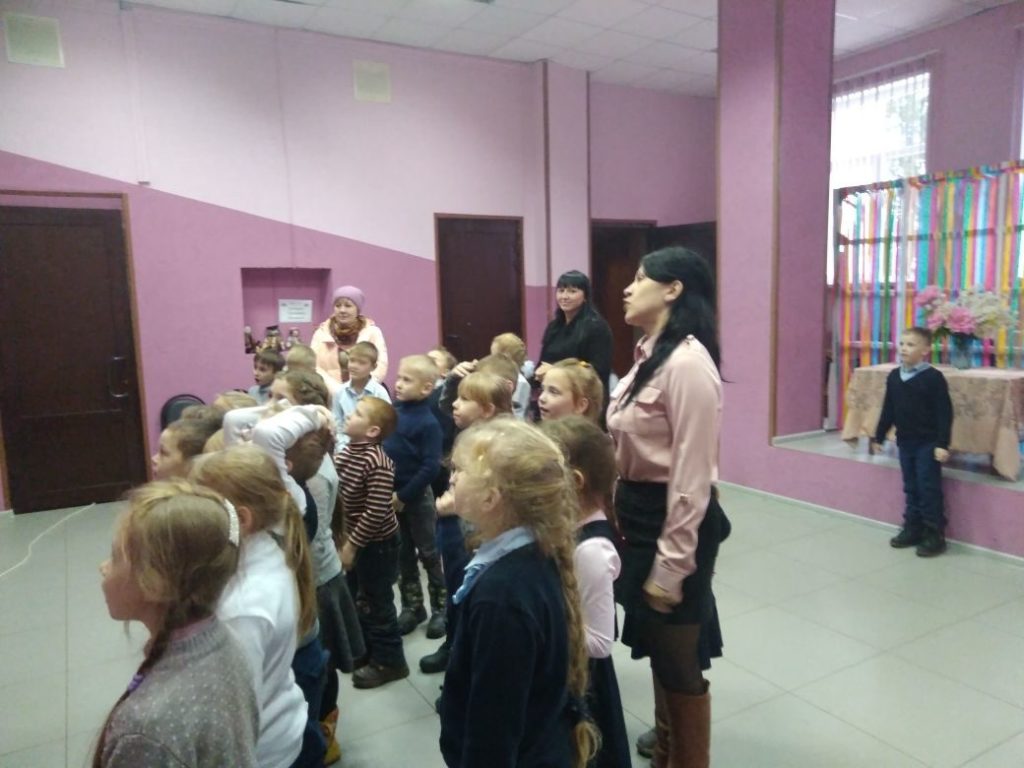В Доме культуры с. Китово для детей прошла тематическая программа «Любите ли Вы театр?»