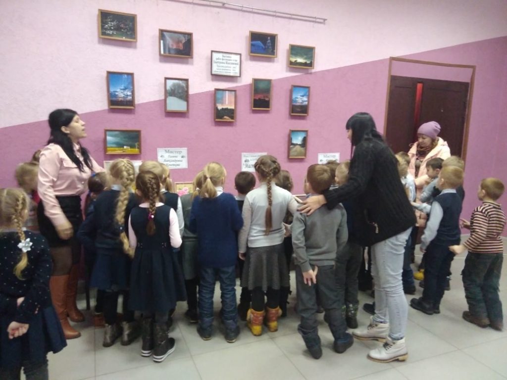В Доме культуры с. Китово для детей прошла тематическая программа «Любите ли Вы театр?»