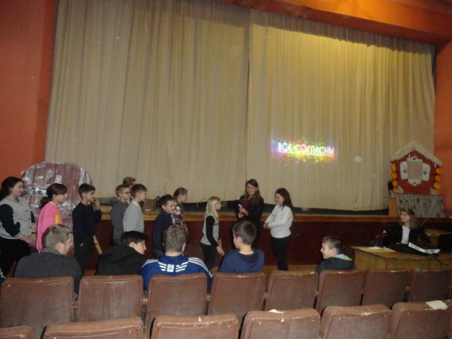В клубе с. Афанасьевское для учащихся Пустошенской школы прошла конкурсная программа "ОливьеШоу"