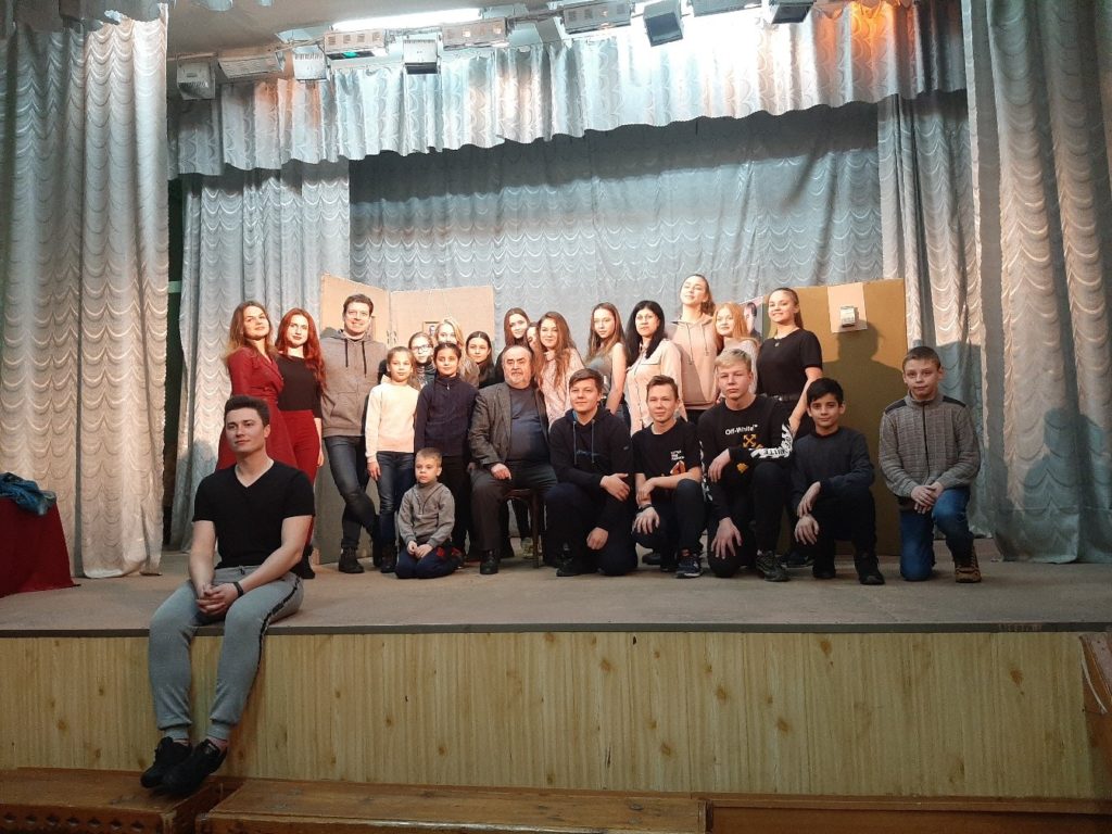 В Китовском ДК прошел мастер-класс для руководителей и участников театральных коллективов «Пластическое искусство в постанове спектаклей и миниатюр. Начальный этап»