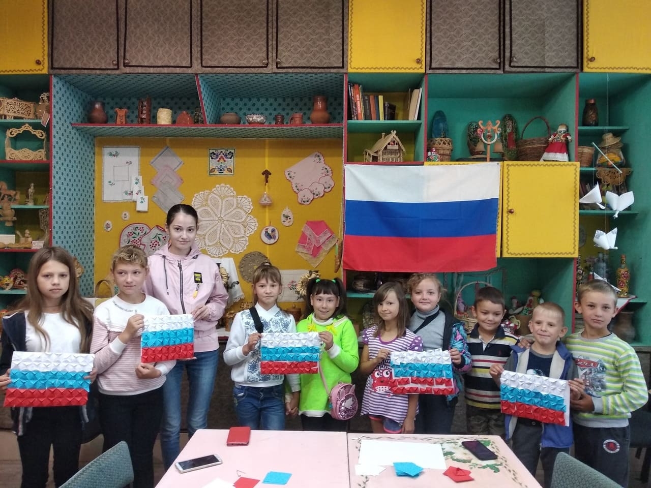 Культурно-досуговые учреждения Шуйского муниципального района присоединились к Всероссийской акции «Мой флаг, моя история»