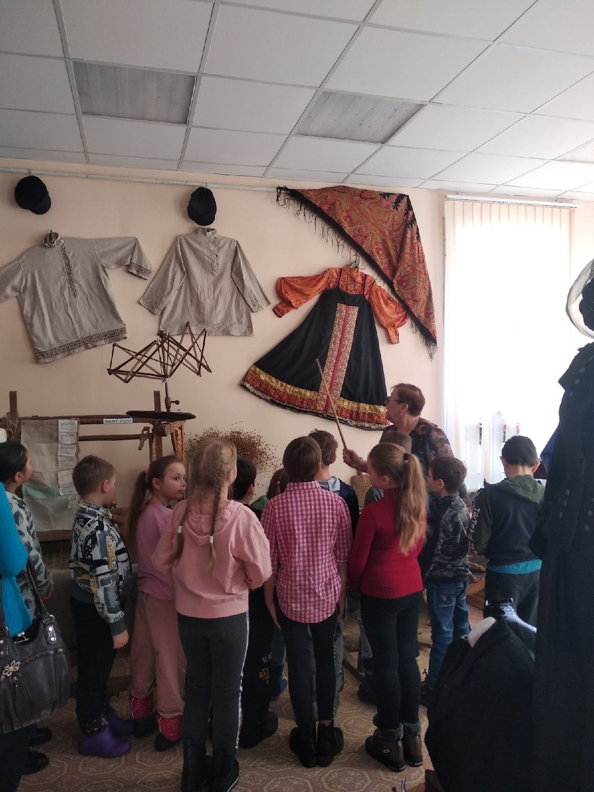 Учащиеся Васильевской средней школы в гостях у Васильевского Дома ремесел