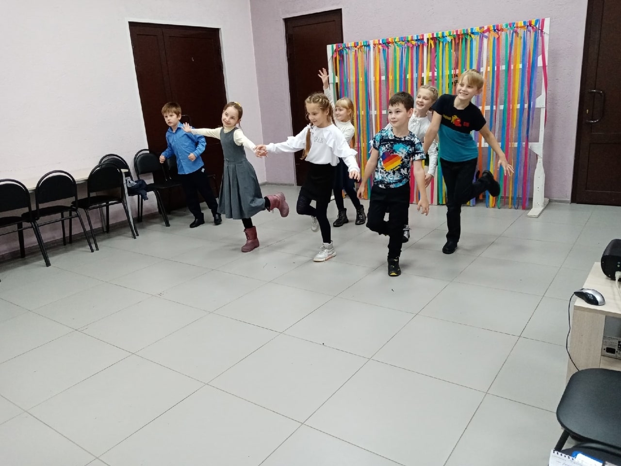 Игровая программа "Веселый карандаш" в Китовском ДК