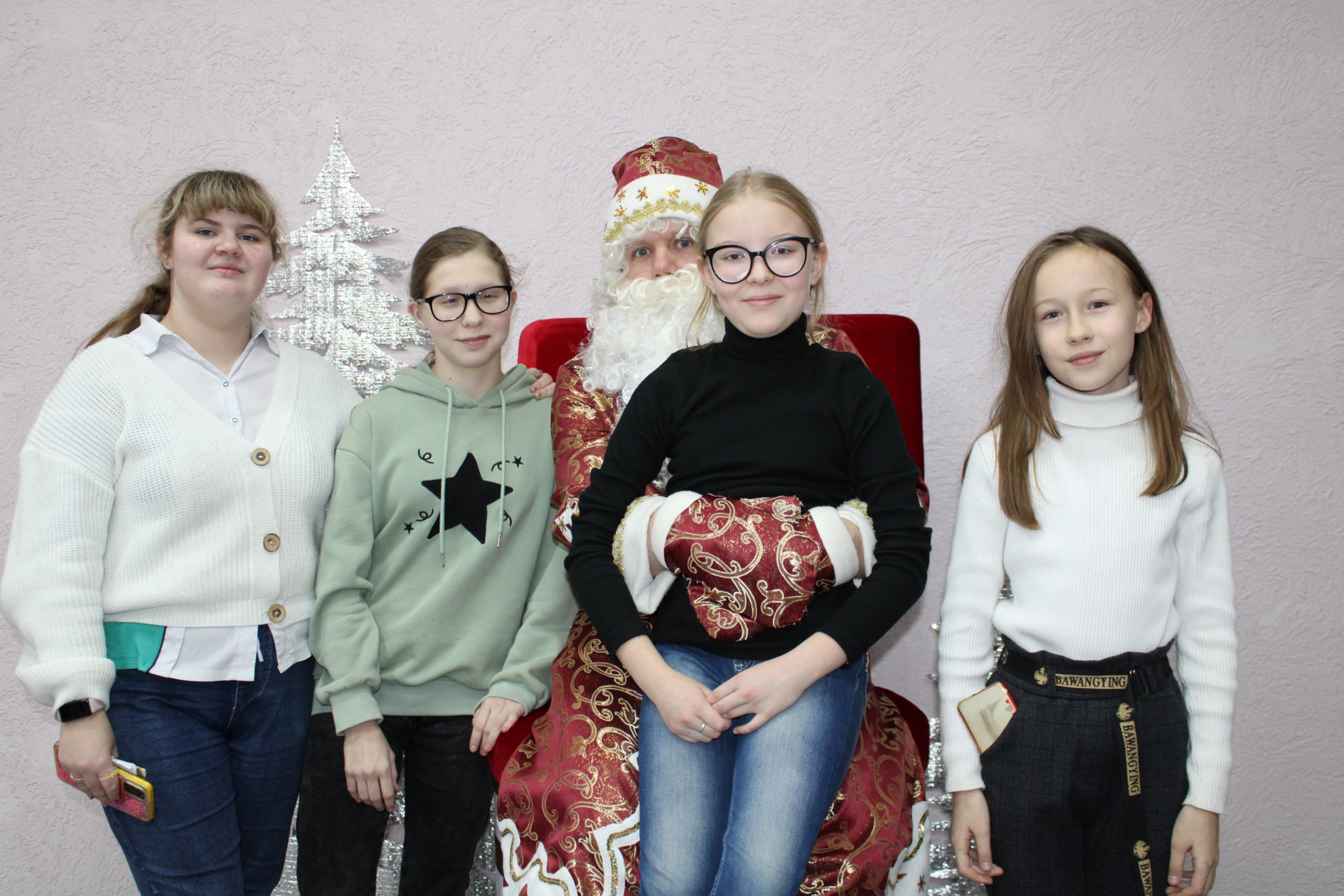 День рождения Деда Мороза в Китовском Доме культуры