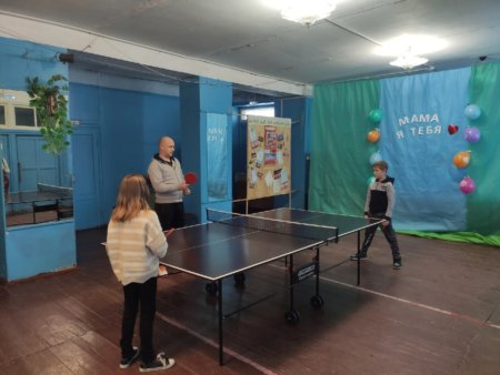 Мастер-класс по игре в настольный теннис в клубе-библиотеке с. Центральный