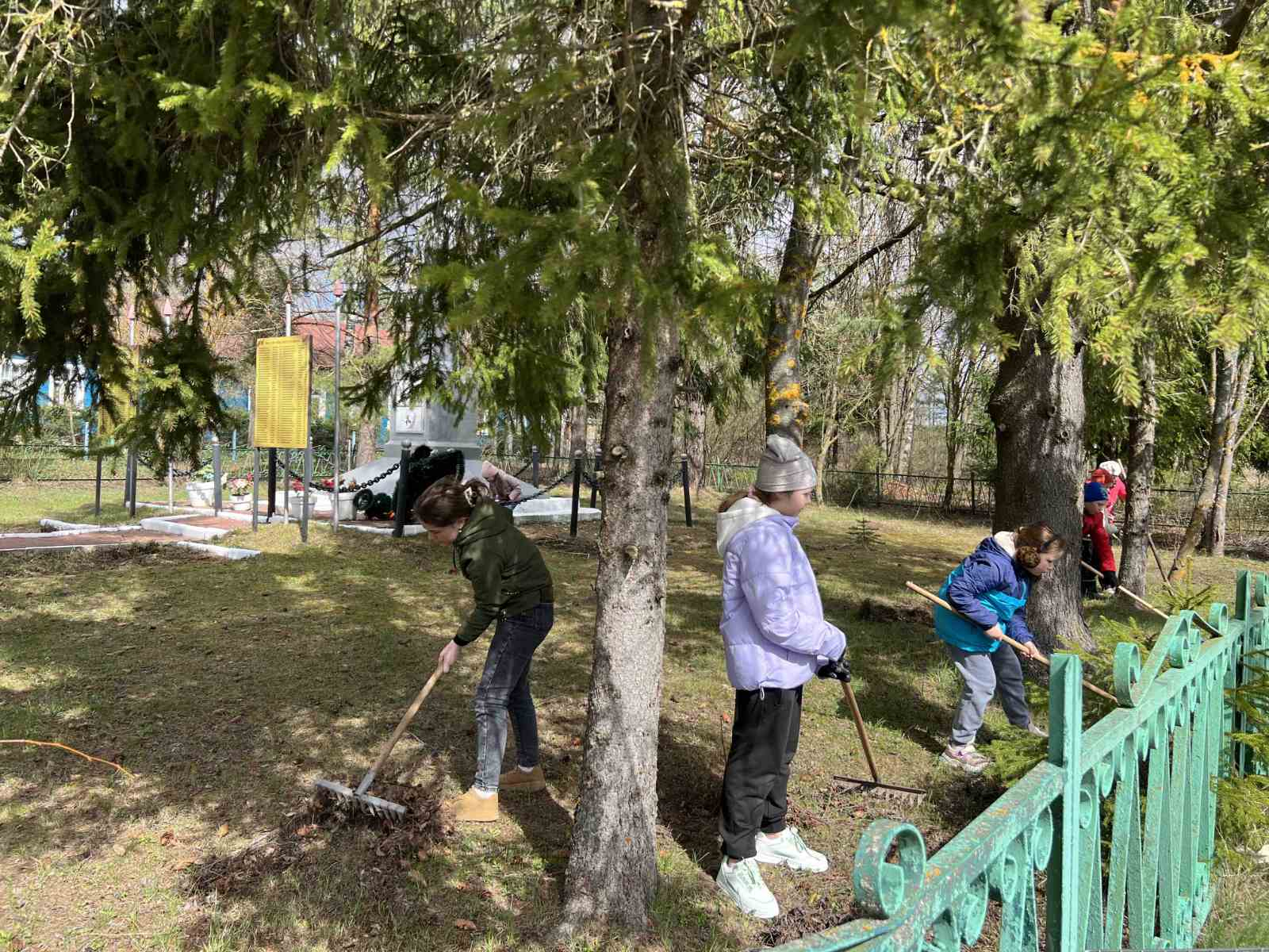 Ребята из Клочковской НШ приняли участие в акции "Обелиск"