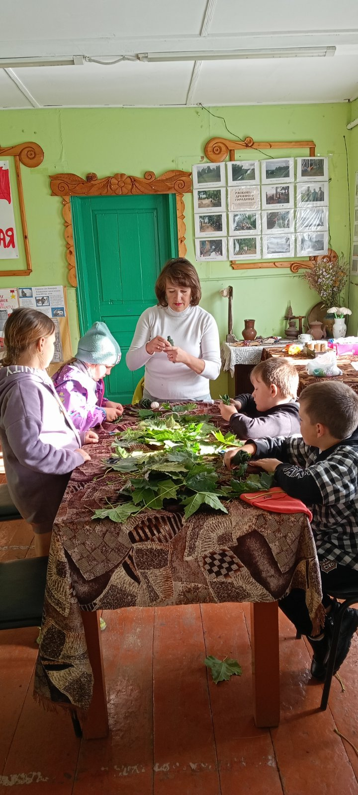 Мастер-класс «Розы из кленовых листьев»